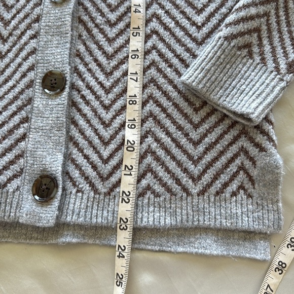 Ann Taylor Petite Gray Brown Herringbone Boyfriend Buttoned Cardigan Sweater XXS - Picture 11 of 12